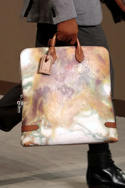 Look 60